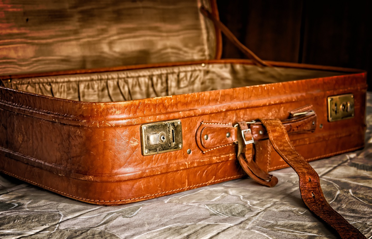 suitcase, packaging, to travel-3297015.jpg